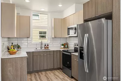 1404 N 95th Street, Seattle, WA 98013 - Photo 6