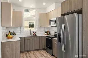 1404 N 95th St, Seattle, WA 98013 - Photo 6