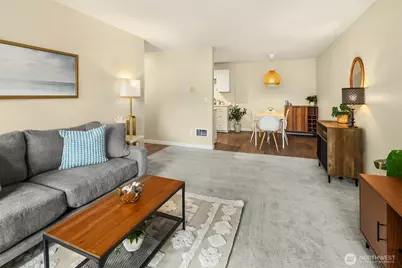 750 N 143rd Street #208, Seattle, WA 98133 - Photo 2