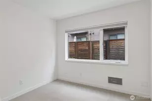 6311 9th Street NE, Seattle, WA 98115 - Photo 14