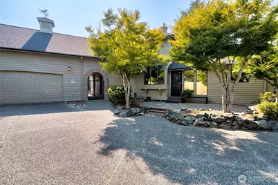 627 N Waugh Road, Mount Vernon, WA 98273 - Photo 2