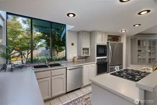 627 N Waugh Rd, Mount Vernon, WA 98273 - Photo 12