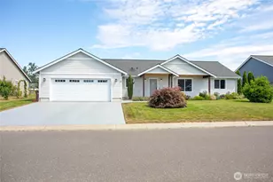 119 Cornerstone Dr, Sumas, WA 98295 - Photo 2