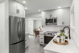 10322 Ashworth Ave N, Seattle, WA 98133 - Photo 10