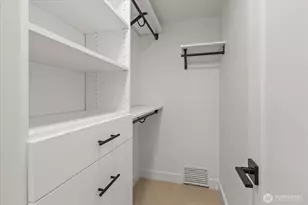 10322 Ashworth Ave N, Seattle, WA 98133 - Photo 16