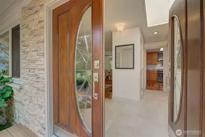 12909 NE 28th Street, Bellevue, WA 98005 - Photo 2