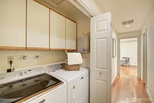 12909 NE 28th St, Bellevue, WA 98005 - Photo 16