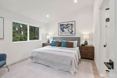 10326 B Ashworth Avenue N, Seattle, WA 98133 - Photo 10