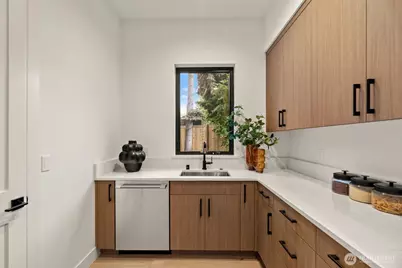 15019 SE 16th Street, Bellevue, WA 98007 - Photo 14