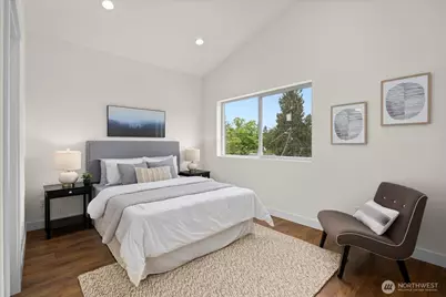 10326 Ashworth Avenue N, Seattle, WA 98133 - Photo 20