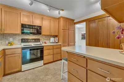 24913 11th Avenue S, Des Moines, WA 98198 - Photo 12