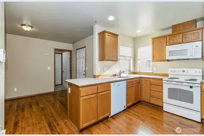 2905 11th Street #B, Everett, WA 98201 - Photo 8