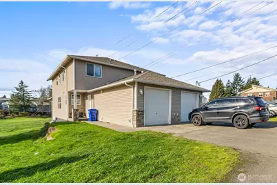 2905 11th Street #B, Everett, WA 98201 - Photo 1