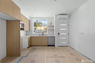 1825 E Pine St, Seattle, WA 98122 - Photo 10