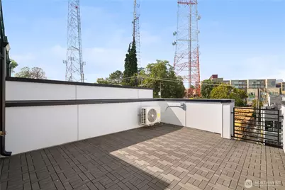 1825 E Pine Street, Seattle, WA 98122 - Photo 18