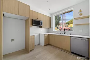 1825 E Pine St, Seattle, WA 98122 - Photo 8