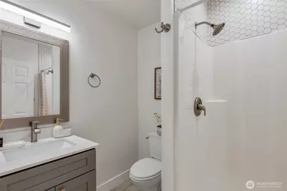 18804 64th Avenue NE, Kenmore, WA 98028 - Photo 30