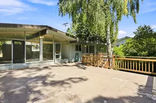 17805 NE 9th St, Bellevue, WA 98008 - Photo 16