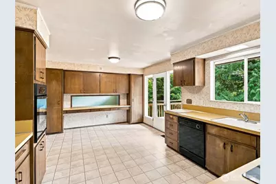 17805 NE 9th Street, Bellevue, WA 98008 - Photo 18