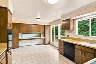17805 NE 9th St, Bellevue, WA 98008 - Photo 18