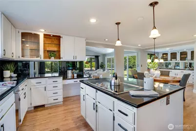 11409 Cloverdale Court SW, Lakewood, WA 98499 - Photo 8