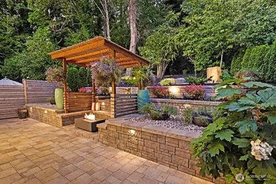 604 Bellevue Way SE, Bellevue, WA 98004 - Photo 2