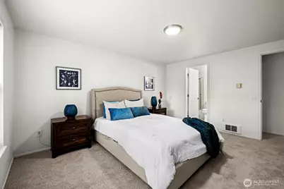 8218 126th Avenue NE #E22, Kirkland, WA 98033 - Photo 18