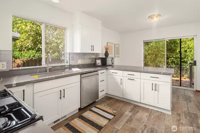 7805 186th Street SW, Edmonds, WA 98026 - Photo 12