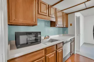 2201 3rd Ave, Seattle, WA 98121 - Photo 8