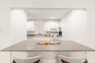 555 Prospect St, Seattle, WA 98109 - Photo 8