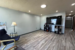 828 W 10th St, Port Angeles, WA 98363 - Photo 4