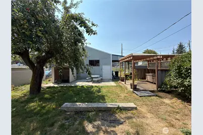 828 W 10th Street, Port Angeles, WA 98363 - Photo 16