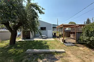 828 W 10th St, Port Angeles, WA 98363 - Photo 16