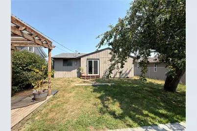 828 W 10th Street, Port Angeles, WA 98363 - Photo 18