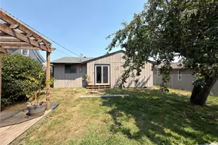 828 W 10th St, Port Angeles, WA 98363 - Photo 18