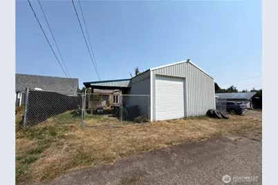 828 W 10th Street, Port Angeles, WA 98363 - Photo 2