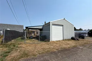 828 W 10th St, Port Angeles, WA 98363 - Photo 2