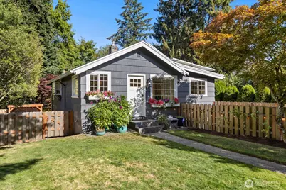 3226 48th Avenue SW, Seattle, WA 98116 - Photo 2