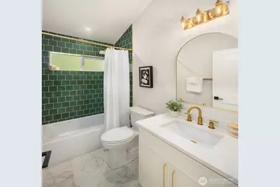 11028 Evanston Avenue N, Seattle, WA 98133 - Photo 16