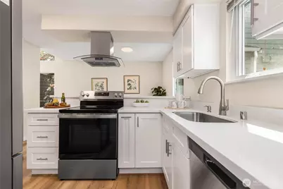 8408 25th Avenue SW #D, Seattle, WA 98106 - Photo 16