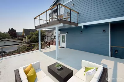 7008 Linden Avenue N, Seattle, WA 98103 - Photo 36