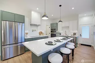 7008 Linden Ave N, Seattle, WA 98103 - Photo 6