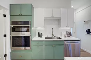 7008 Linden Ave N, Seattle, WA 98103 - Photo 8