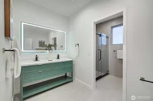 7008 Linden Ave N, Seattle, WA 98103 - Photo 16