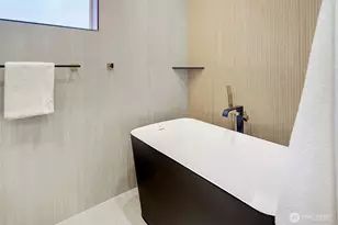 7008 Linden Ave N, Seattle, WA 98103 - Photo 18