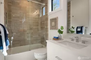 10415 SE 13th St, Bellevue, WA 98004 - Photo 16