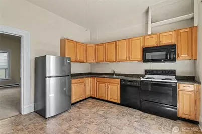 140 S Cambrian Avenue, Bremerton, WA 98312 - Photo 4