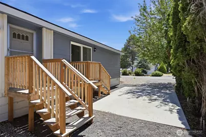 4815 Airway Drive NE #104, Moses Lake, WA 98837 - Photo 2