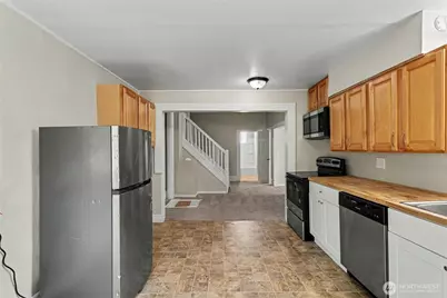 140 S Cambrian Avenue, Bremerton, WA 98312 - Photo 14