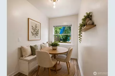 5509 Kensington Place N, Seattle, WA 98103 - Photo 4